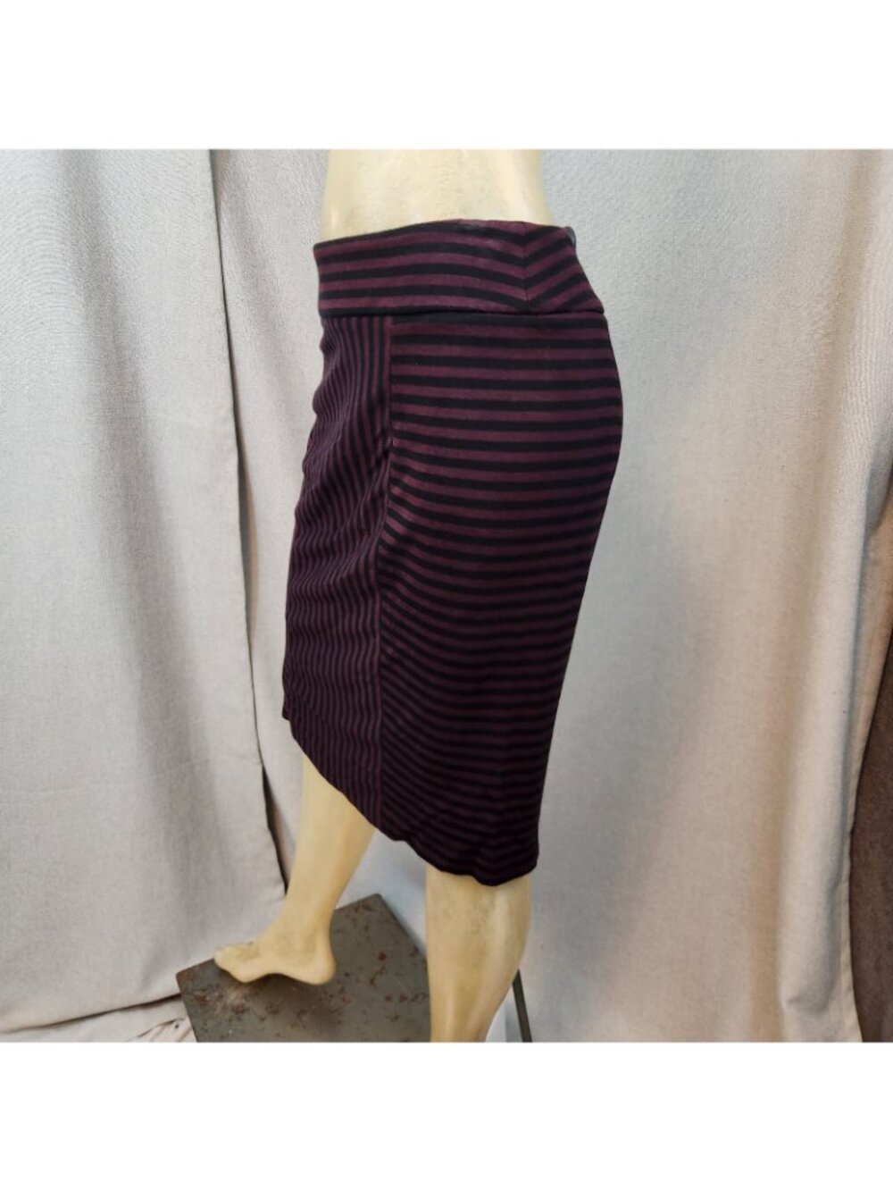 Ann Taylor LOFT Black Purple Striped Pencil Straight Skirt Size 8 MEDIUM BackZip - Picture 4 of 5